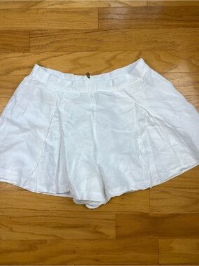 Emily McCarthy White Linen Blend Pleated Shorts, Fully Lined, Size Large